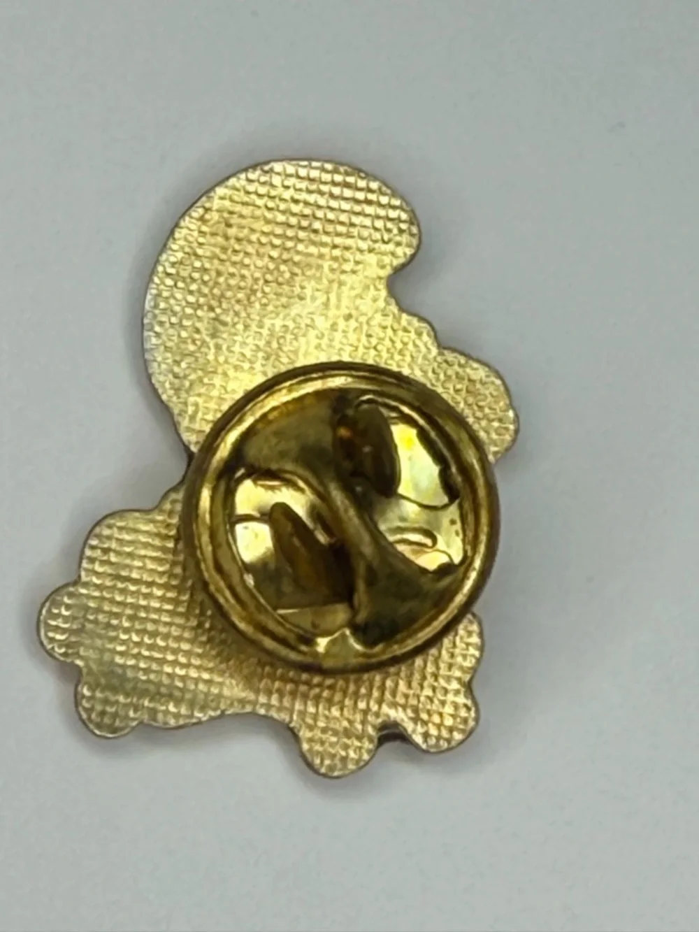 Smurf on skates Enamel Lapel Pin - 1980’s vintage